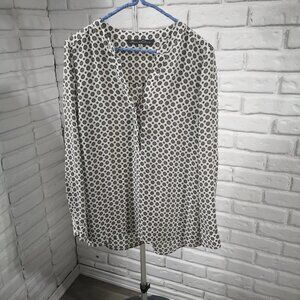 Rose & Olive Ladies Size Medium White with Olive Green Pattern Tunic / Blouse